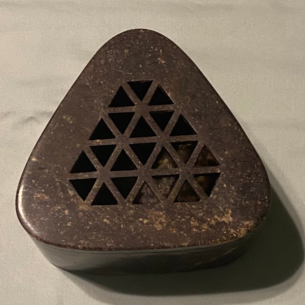 TRIANGLE STONE INCENSE CONTAINER BOX